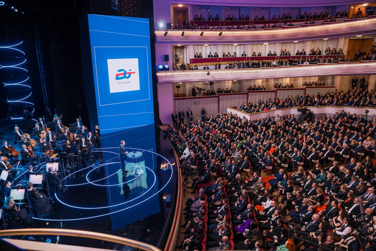 Premier Donald Tusk w czasie ceremonii objęcia przez Polskę Prezydencji Rady Unii Europejskiej. Warszawa, 3 stycznia 2025 roku.